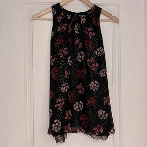 Vince Camuto size small, lined,airy sleeveless top with sparkle detail.